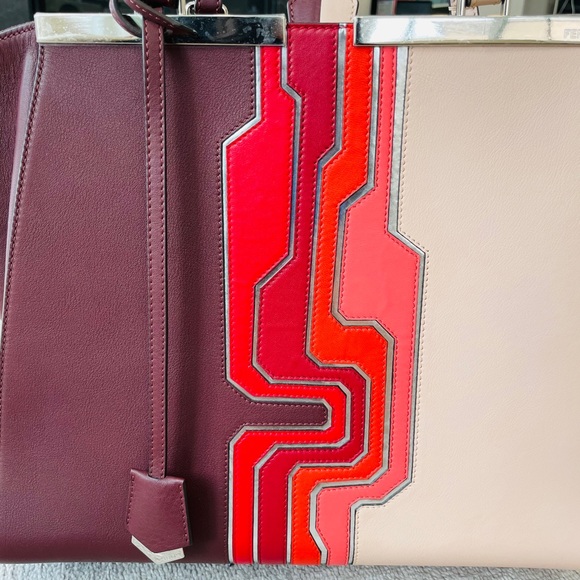 🔥Host Pick🔥 Fendi Circuit 3Jours Trapeze Tote - Picture 2 of 14